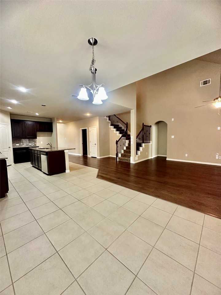 4001 Muscadine Dr - Photo 7 of 40