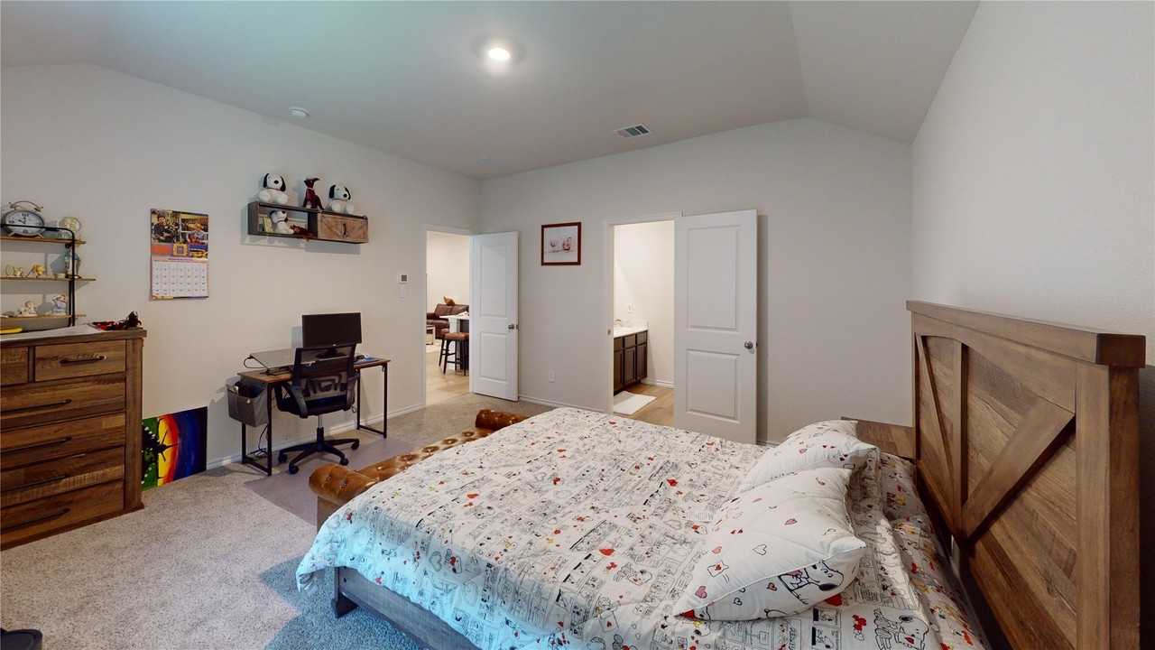 13153 Enclave Pkwy - Photo 4 of 19