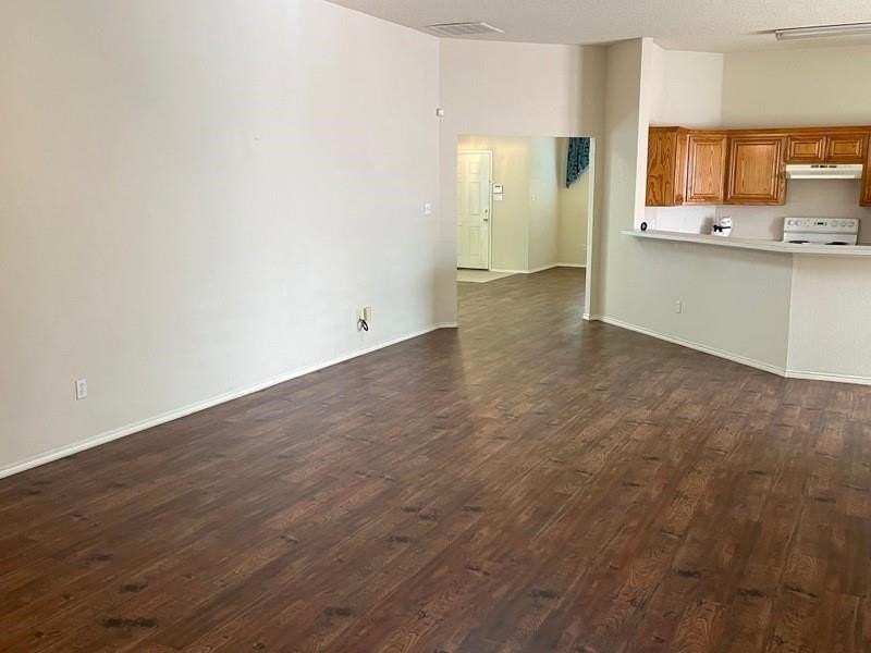 8055 Raleigh Dr - Photo 6 of 24