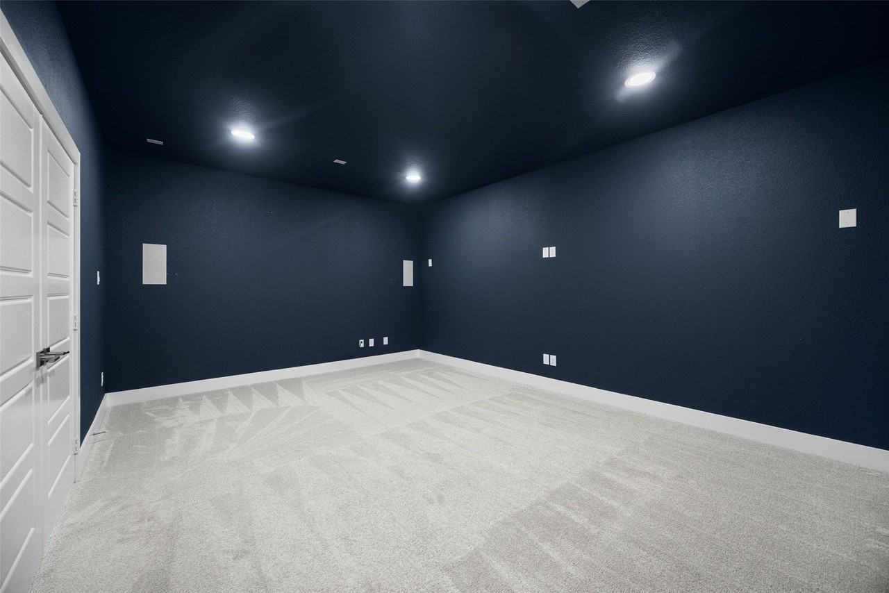 1611 Cottonwood Trl - Photo 6 of 40