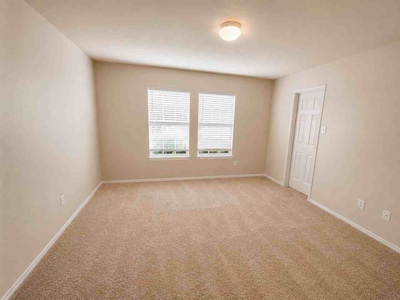 1700 White Rock Ct - Photo 6 of 16