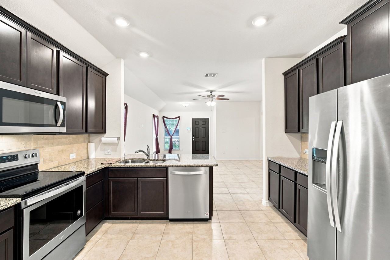 126 Redding Ln - Photo 6 of 17