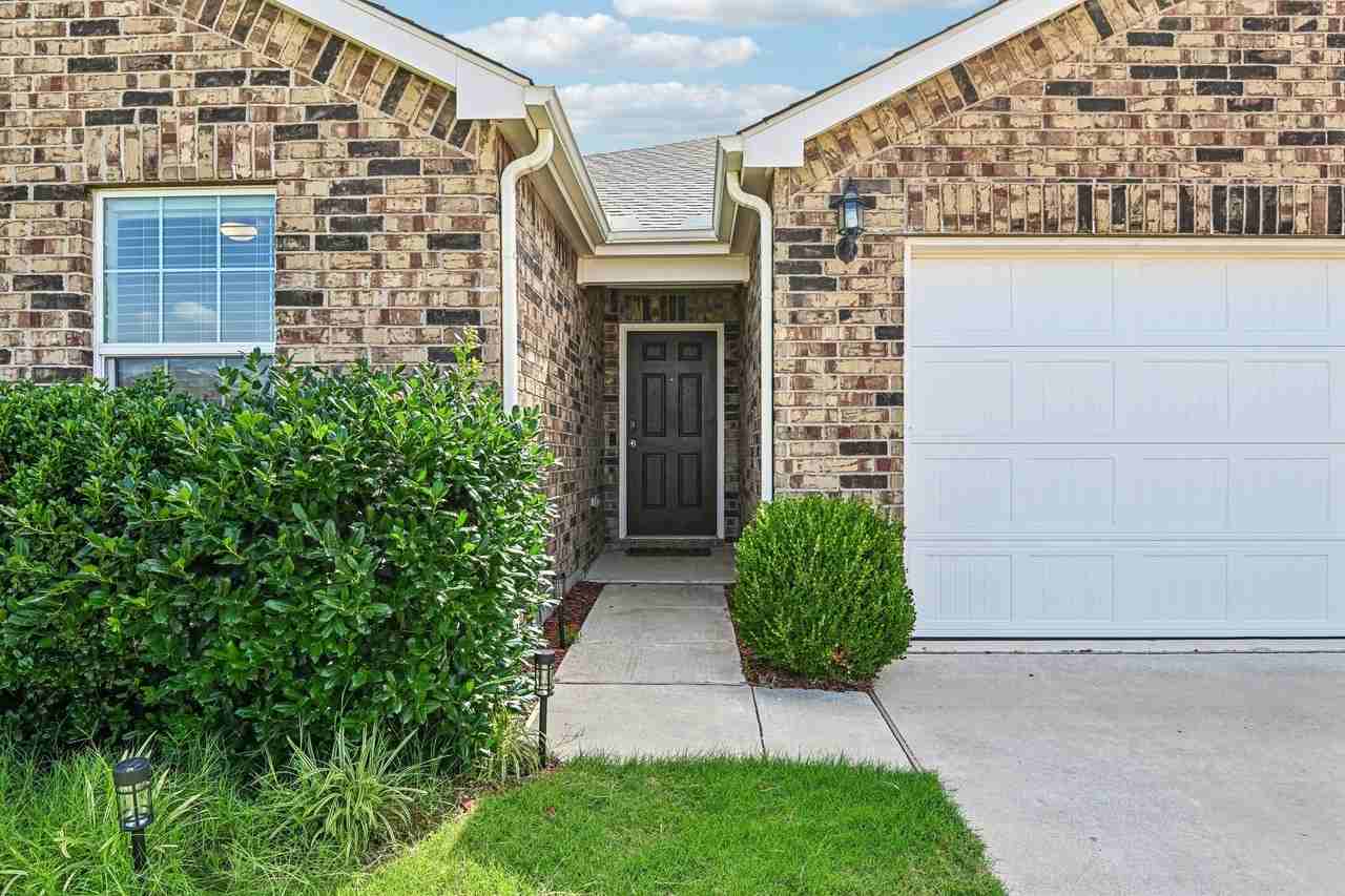 9121 Lookout Pt - Photo 3 of 40