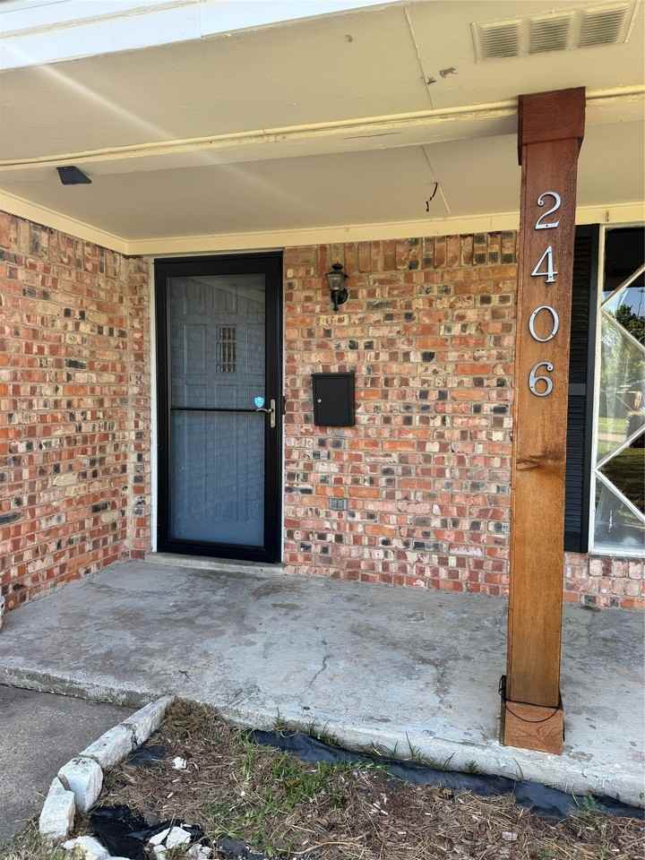 2406 Broadview St - Photo 2 of 19
