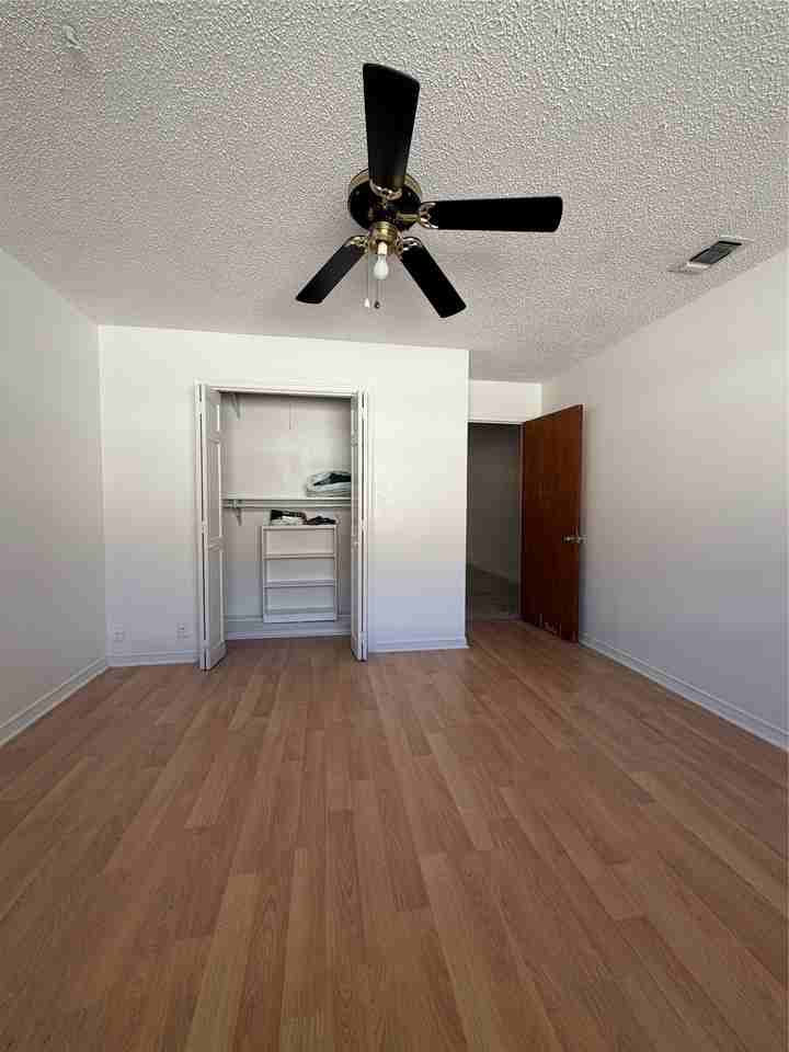 2406 Broadview St - Photo 5 of 19