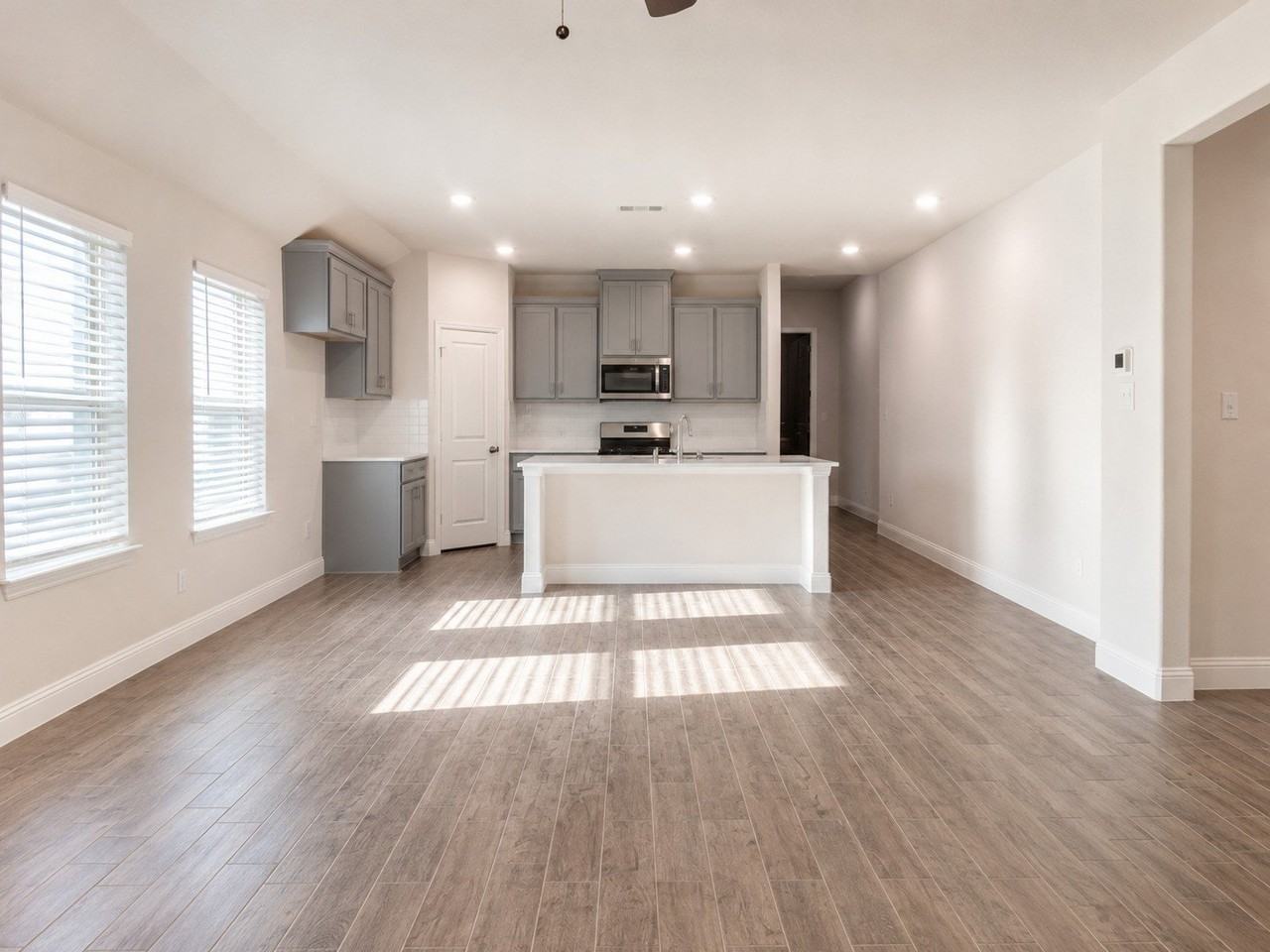 1212 Castiglione Ln - Photo 3 of 18