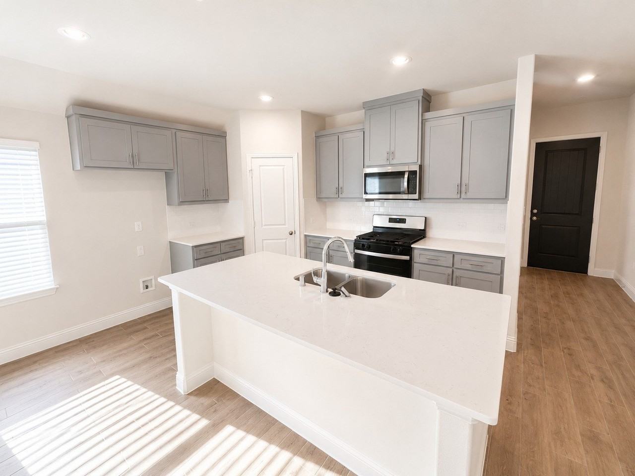 1212 Castiglione Ln - Photo 4 of 18
