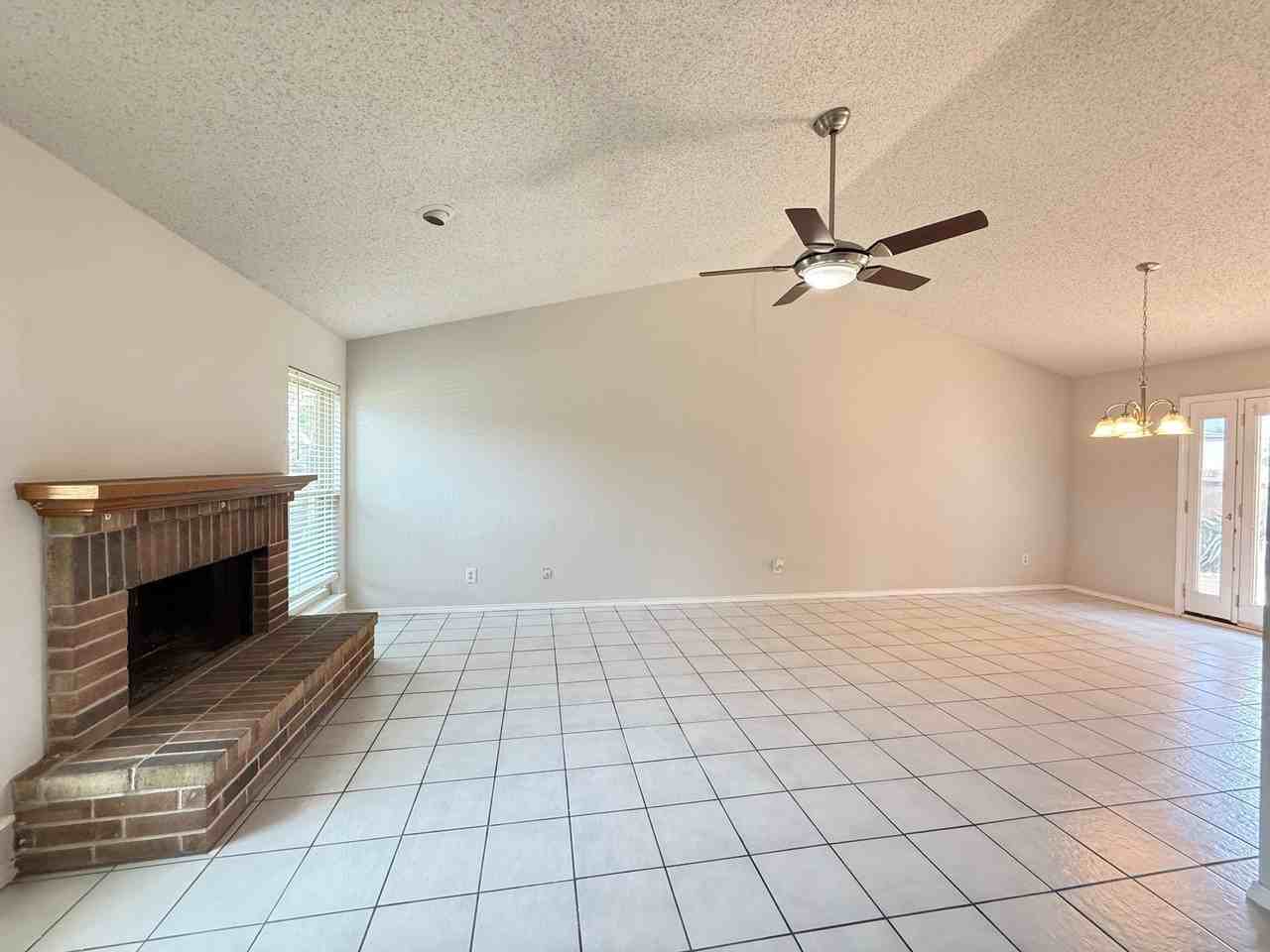 4425 Durango Ln - Photo 3 of 16