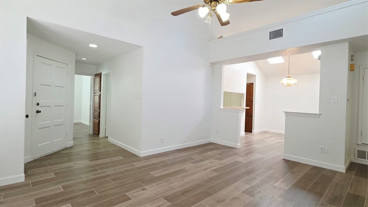 2408 Centaurus Dr - Photo 6 of 24