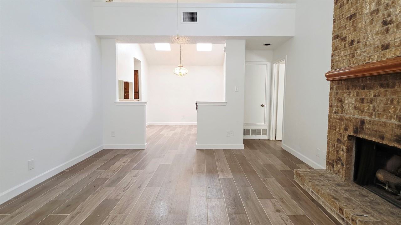 2408 Centaurus Dr - Photo 7 of 24