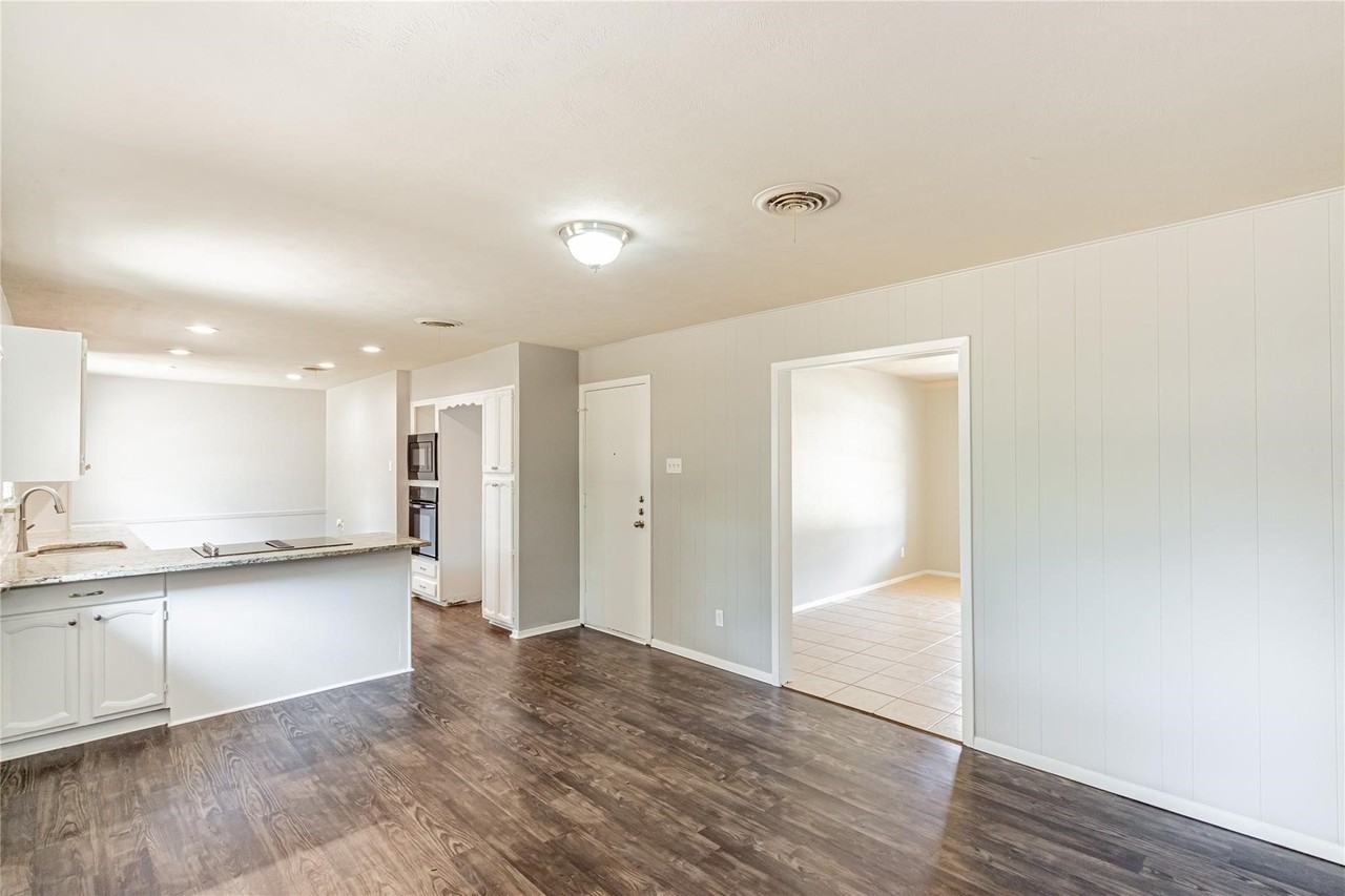 1021 Patricia St - Photo 2 of 21