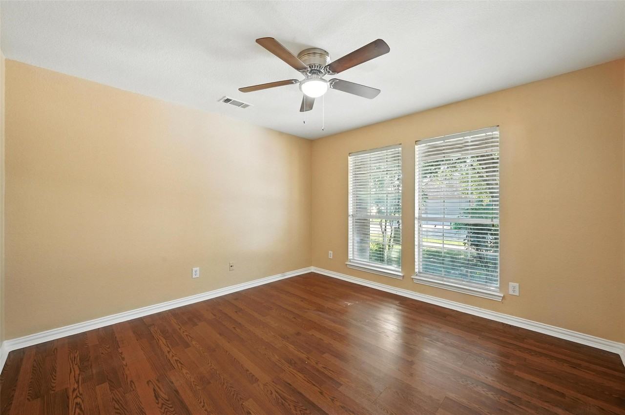 224 Bluefinch Dr - Photo 3 of 14