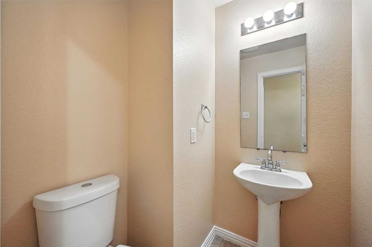 224 Bluefinch Dr - Photo 6 of 14