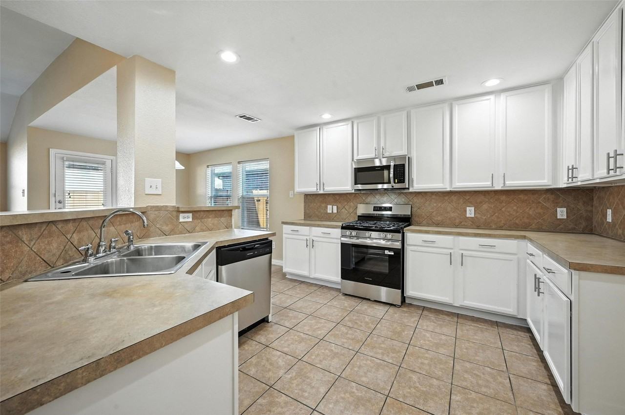 224 Bluefinch Dr - Photo 7 of 14