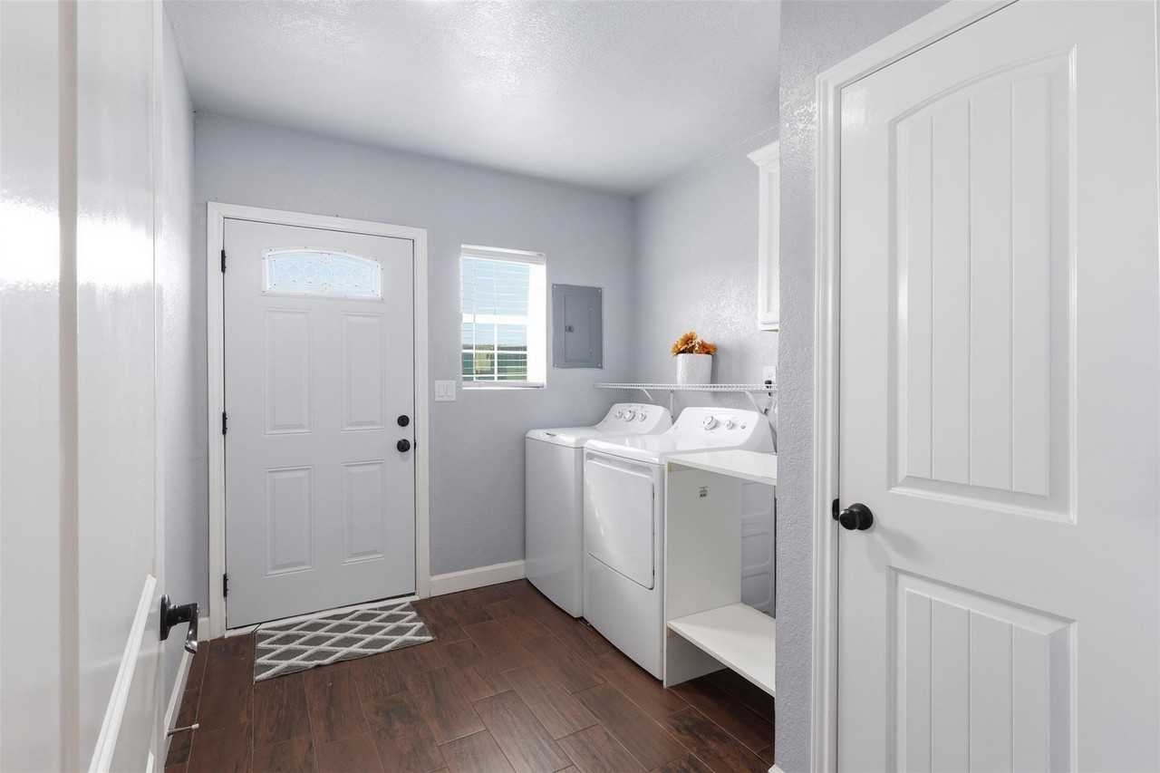304 County Road 2260 - Photo 3 of 17