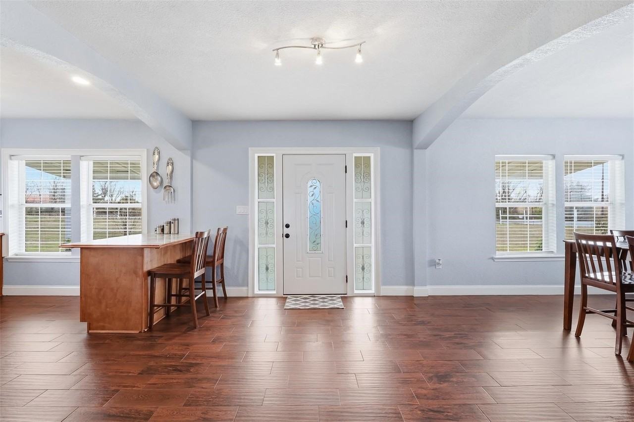 304 County Road 2260 - Photo 5 of 17