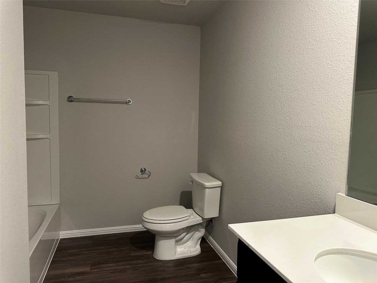 1416 Avalon Ct - Photo 6 of 34