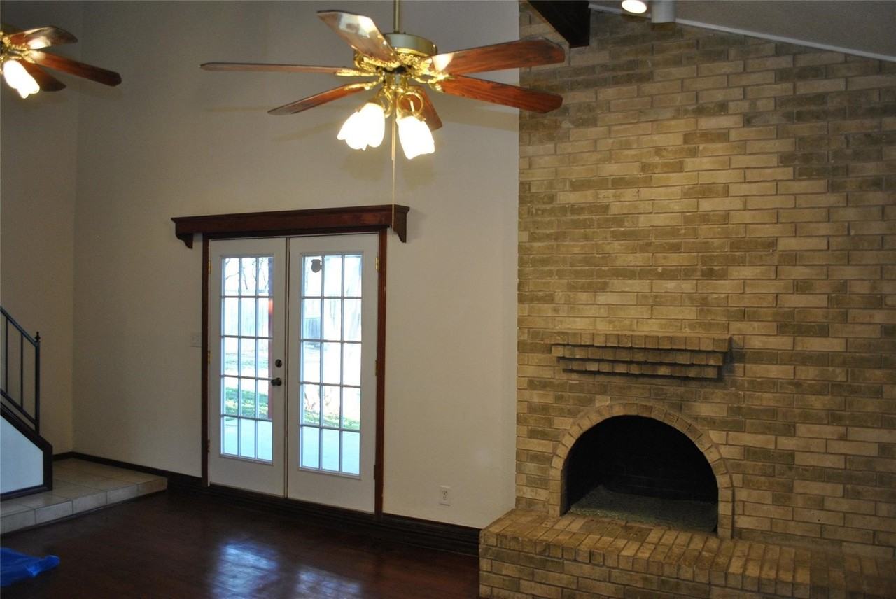720 Ash St - Photo 4 of 9