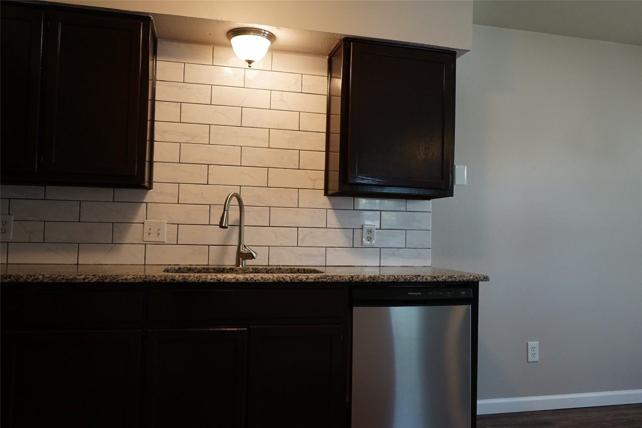7729 Brandi Pl - Photo 3 of 17
