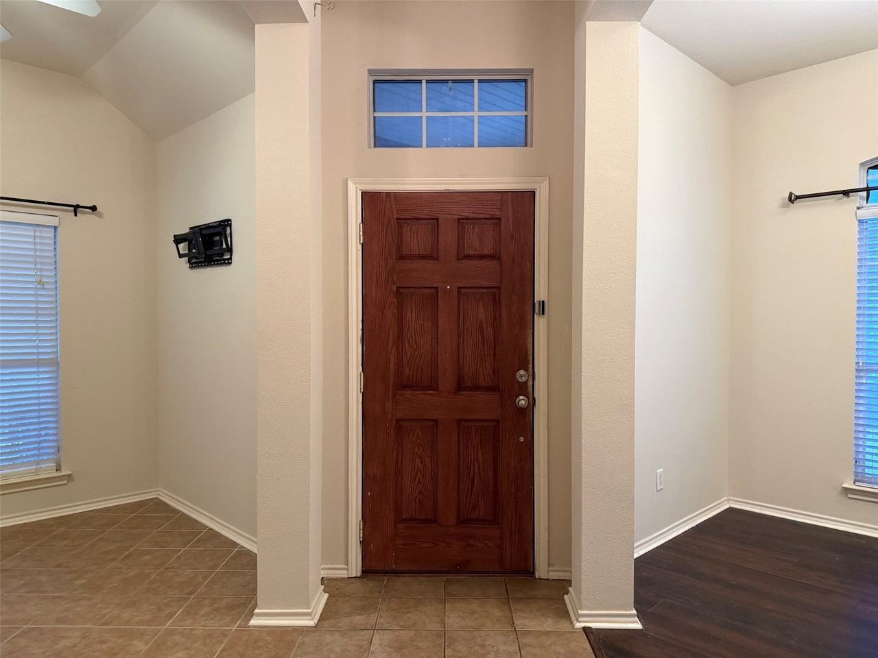 5827 Silver Sage Ln - Photo 4 of 27