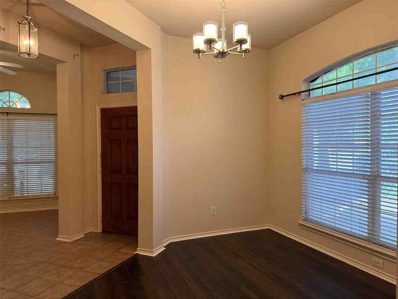 5827 Silver Sage Ln - Photo 5 of 27