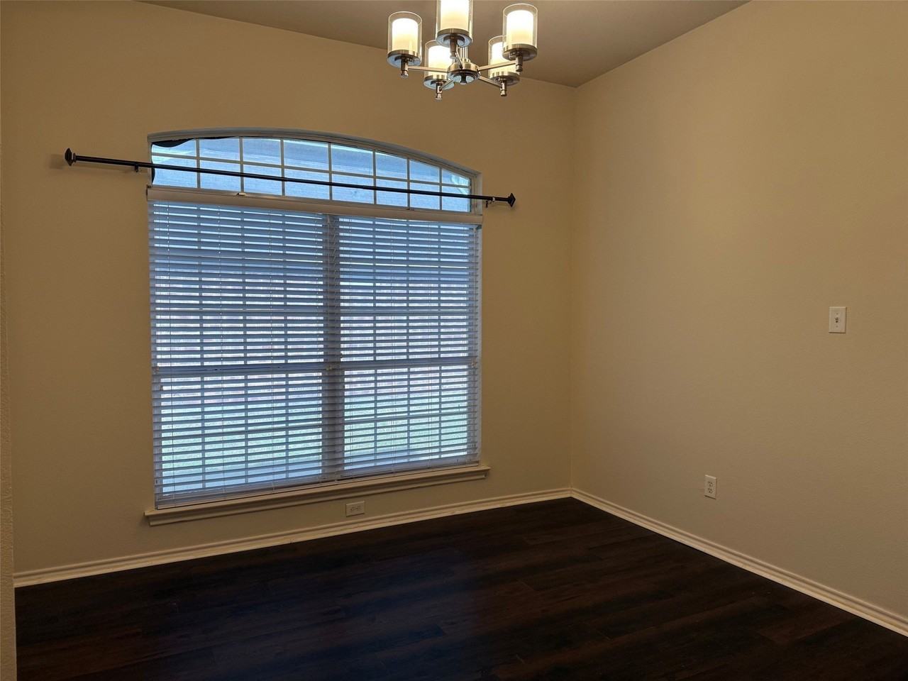 5827 Silver Sage Ln - Photo 6 of 27