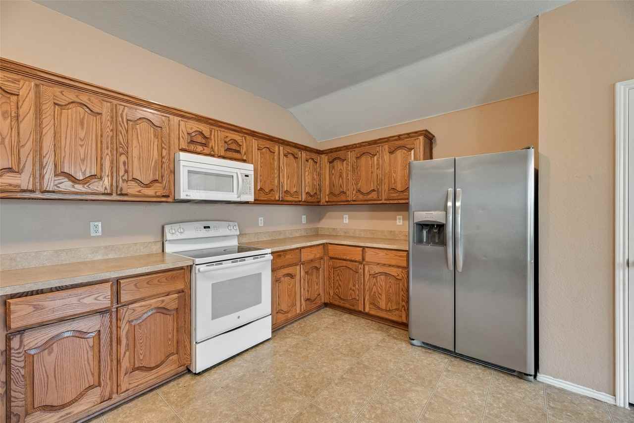2701 Mockingbird St - Photo 6 of 21