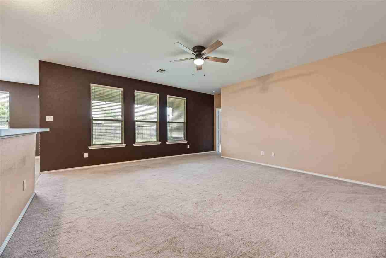 2701 Mockingbird St - Photo 7 of 21