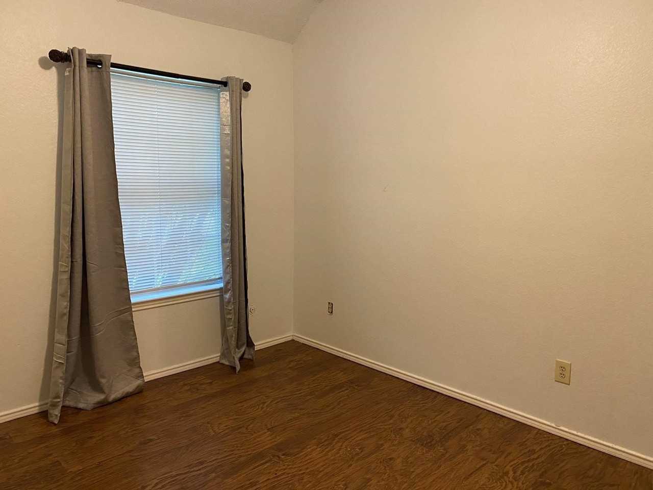 2801 Clearmeadow Dr - Photo 7 of 12
