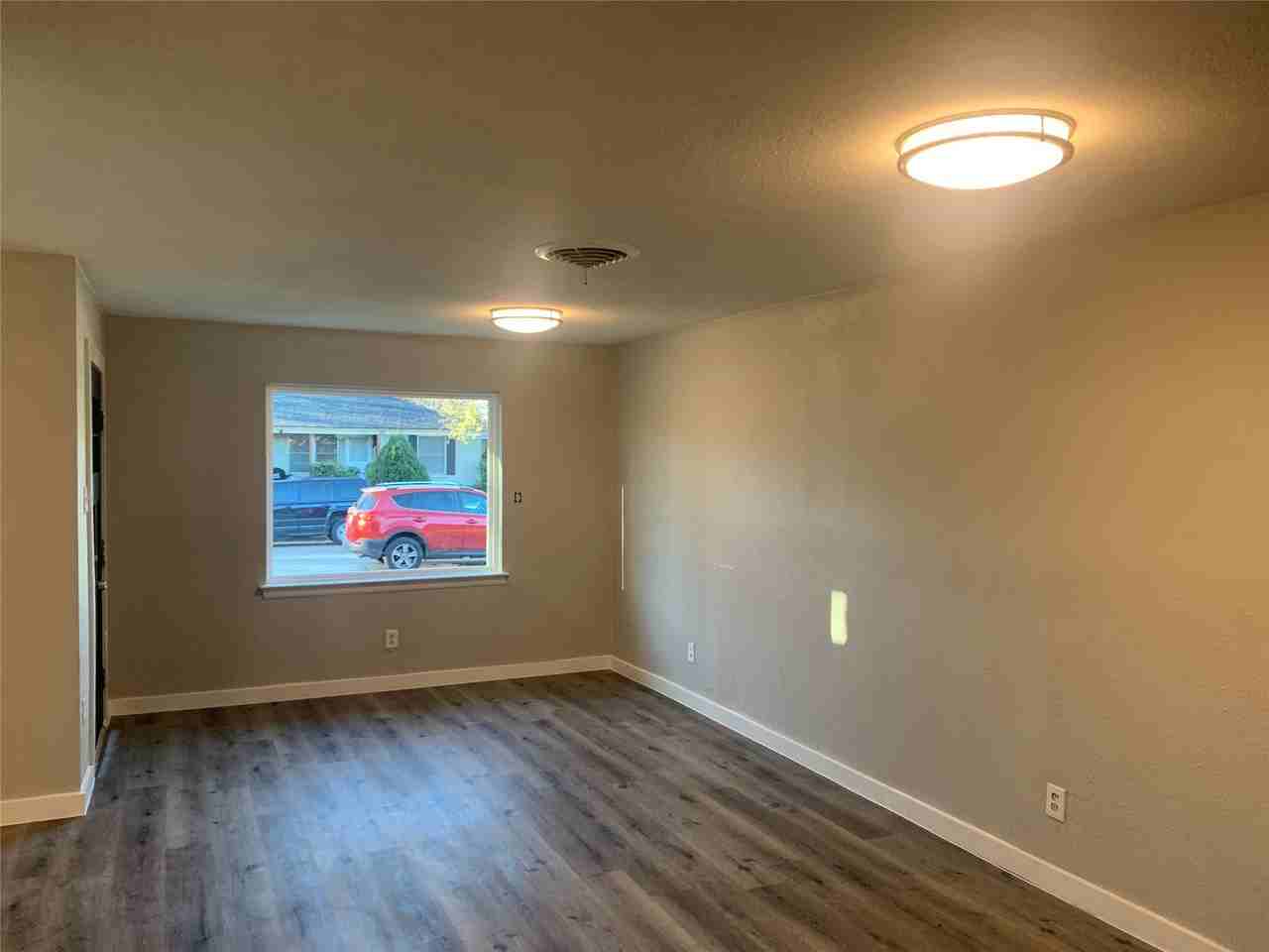 10004 Olmos Dr - Photo 3 of 21