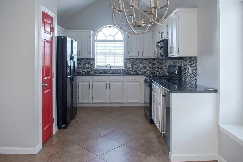 1705 Vista Verde Cir - Photo 2 of 19