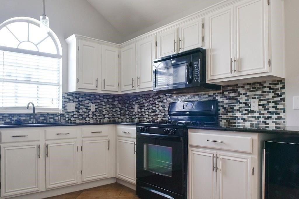 1705 Vista Verde Cir - Photo 4 of 19