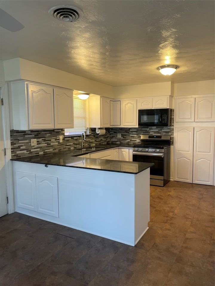 6643 Ascot Ln - Photo 4 of 7
