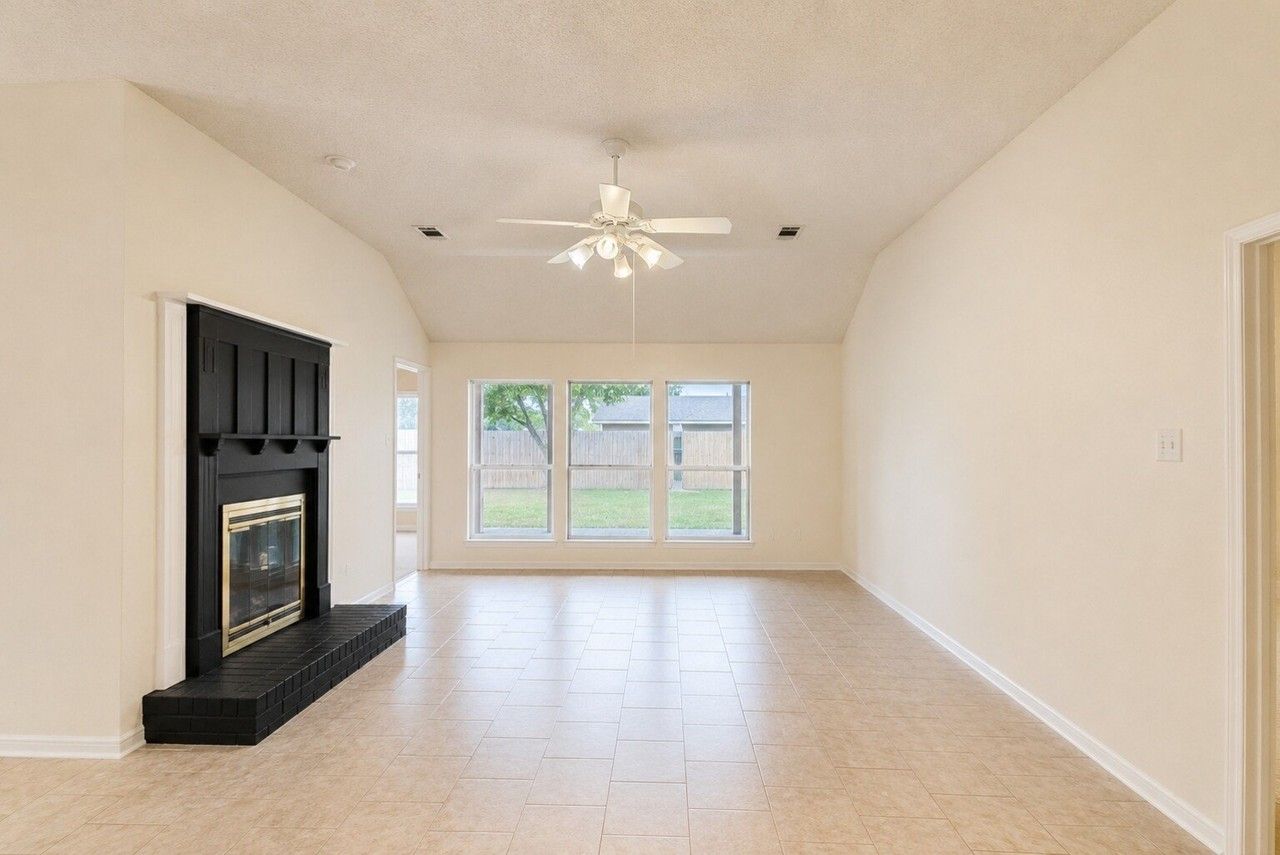 2737 Windswept Ln - Photo 3 of 17