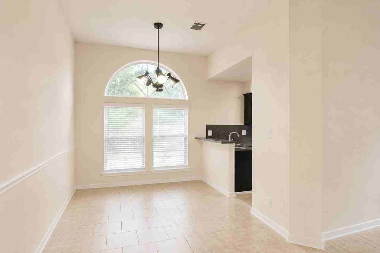 2737 Windswept Ln - Photo 5 of 17
