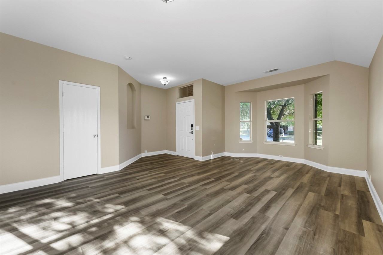 3805 San Lorenzo Dr - Photo 7 of 35