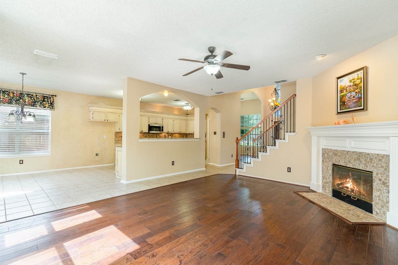 3108 Palmtree Dr - Photo 4 of 40