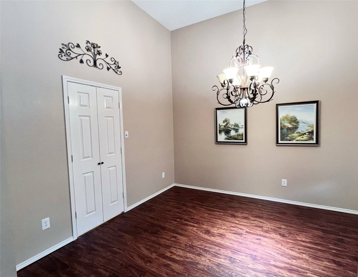 3108 Palmtree Dr - Photo 7 of 40