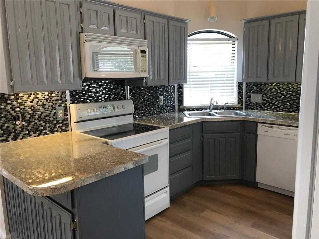 1406 Briarcrest Dr - Photo 2 of 13