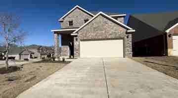 featured image of 3941 Oak Creek Cir