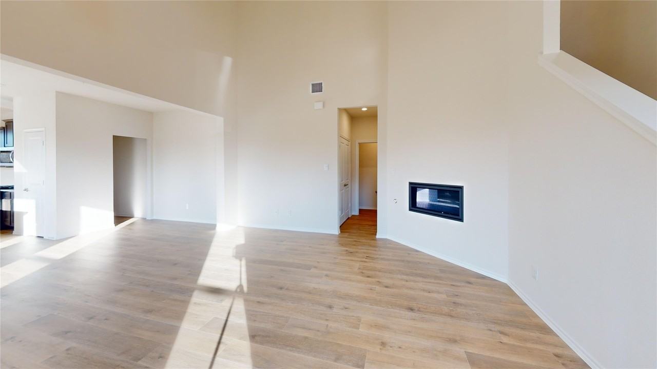 3941 Oak Creek Cir - Photo 2 of 21