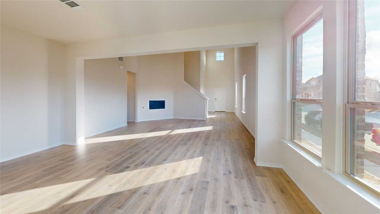 3941 Oak Creek Cir - Photo 3 of 21