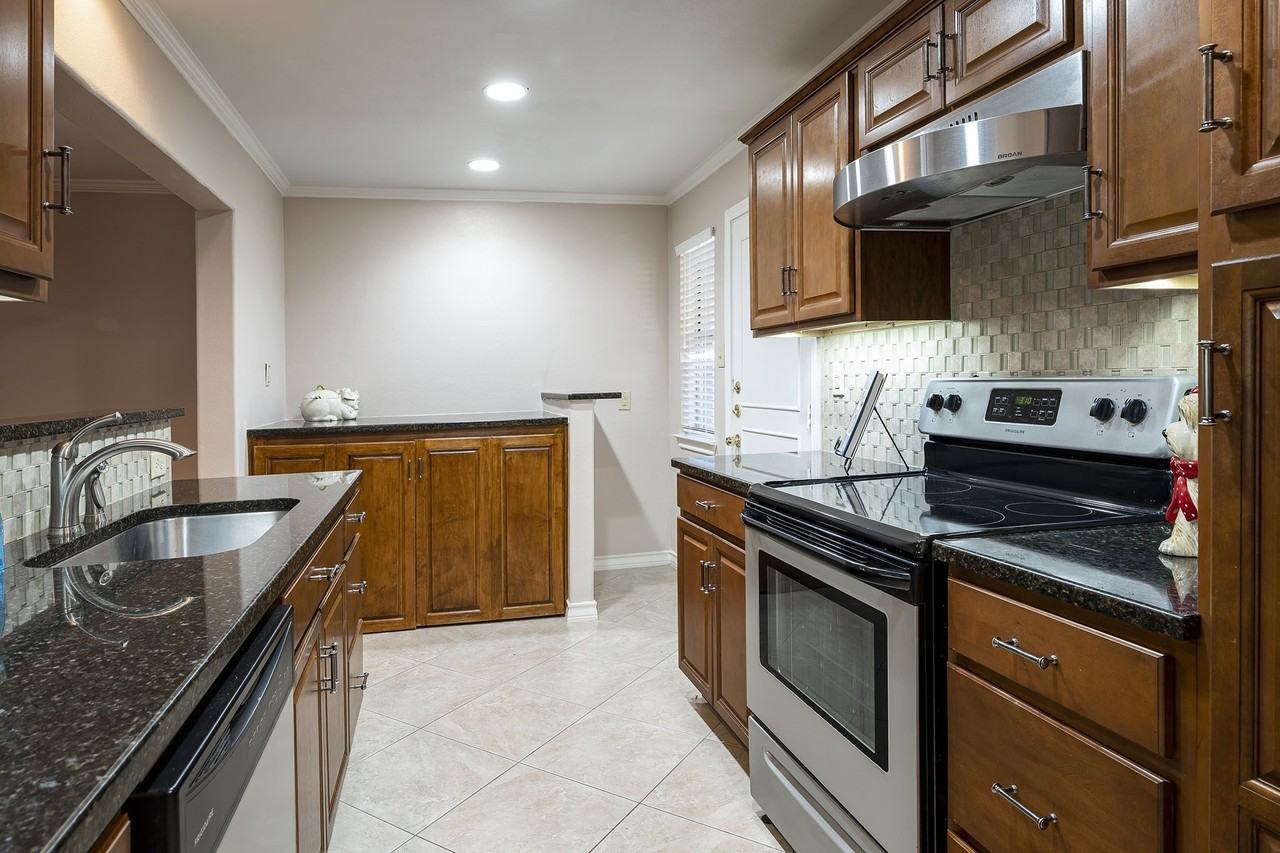 10757 Villager Rd #B - Photo 6 of 36