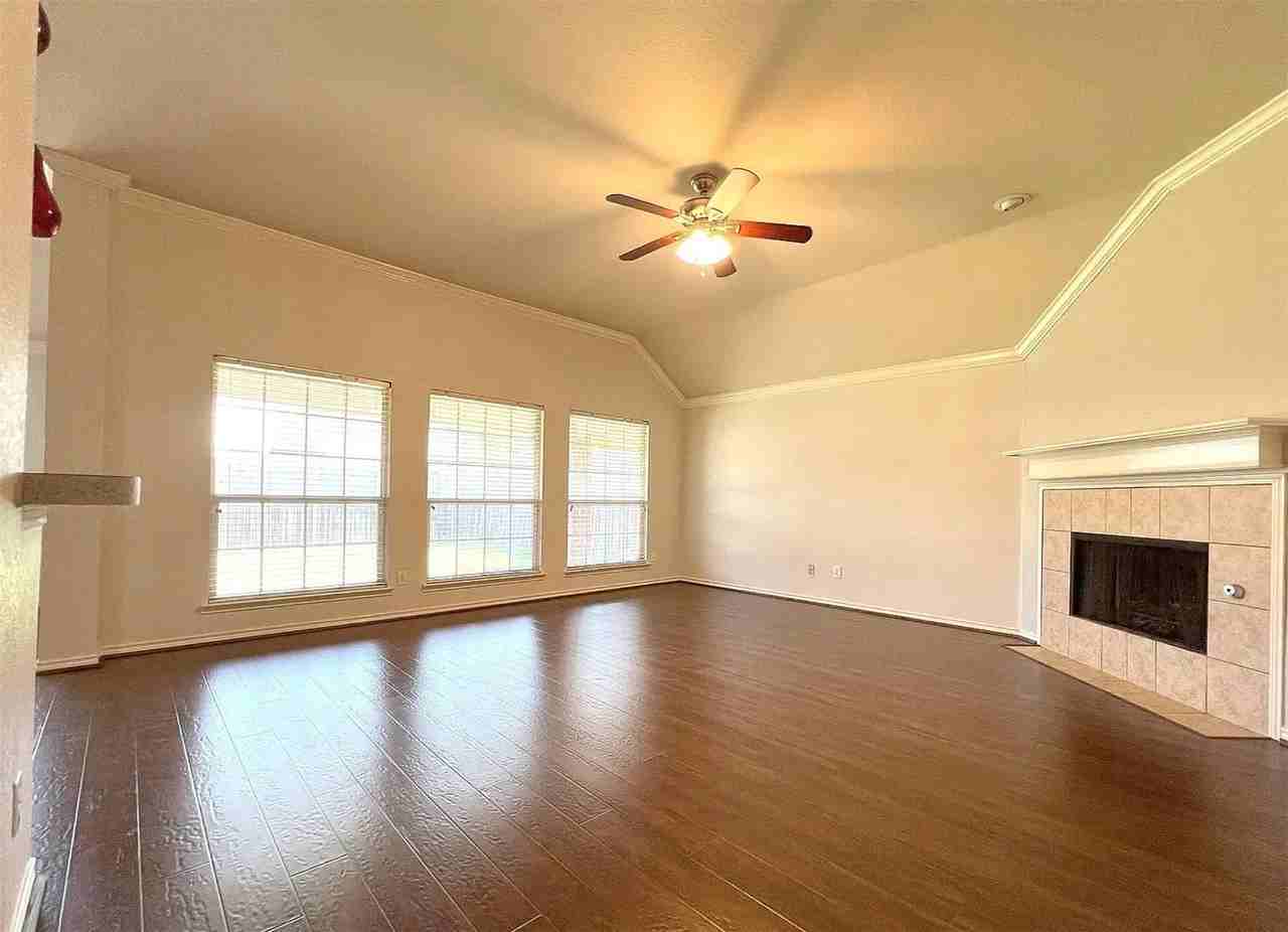 1418 Kingsley Dr - Photo 2 of 5