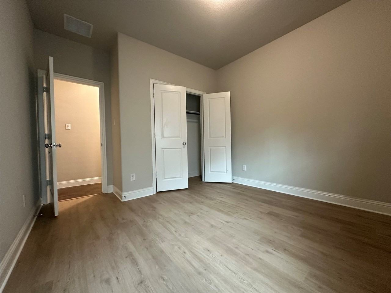2816 Inn Kitchen Way - Photo 2 of 7