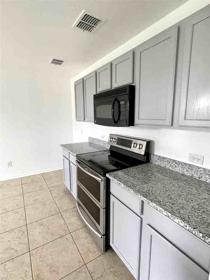 12413 Arbor Lake Rd - Photo 7 of 17
