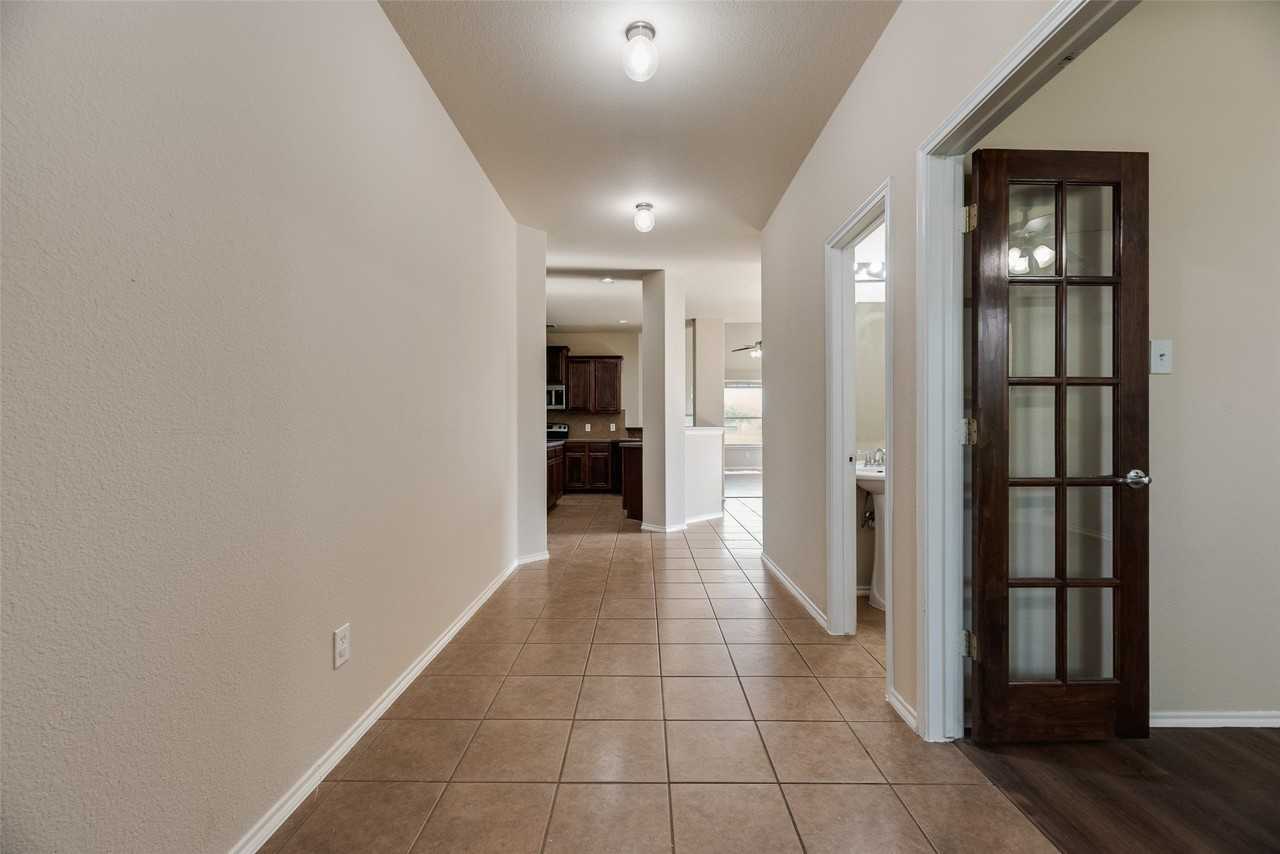 9600 Mystic Dunes Dr - Photo 4 of 30