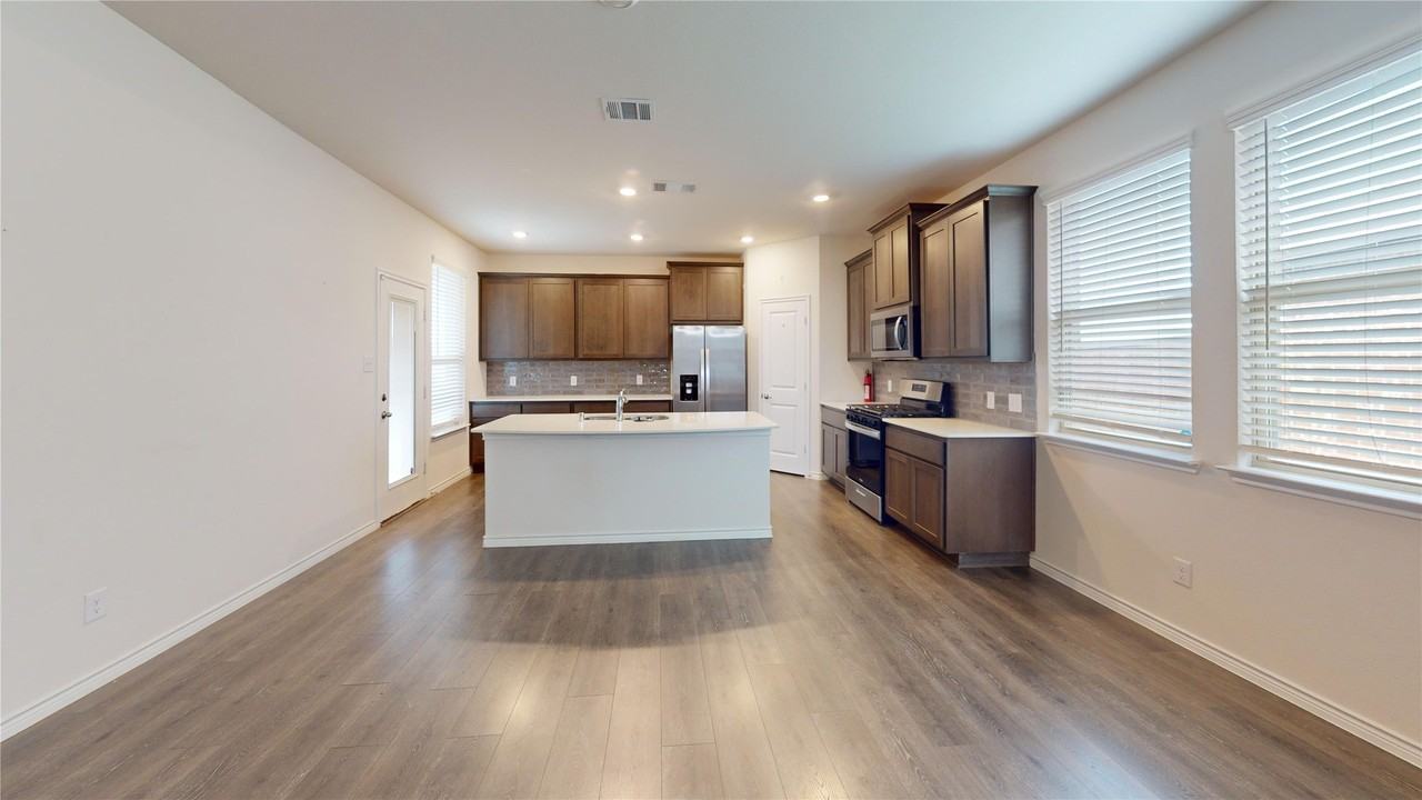 612 Liliana Ln - Photo 2 of 19