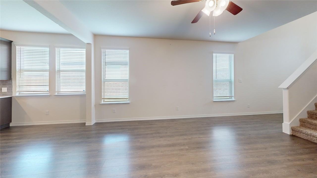 612 Liliana Ln - Photo 3 of 19
