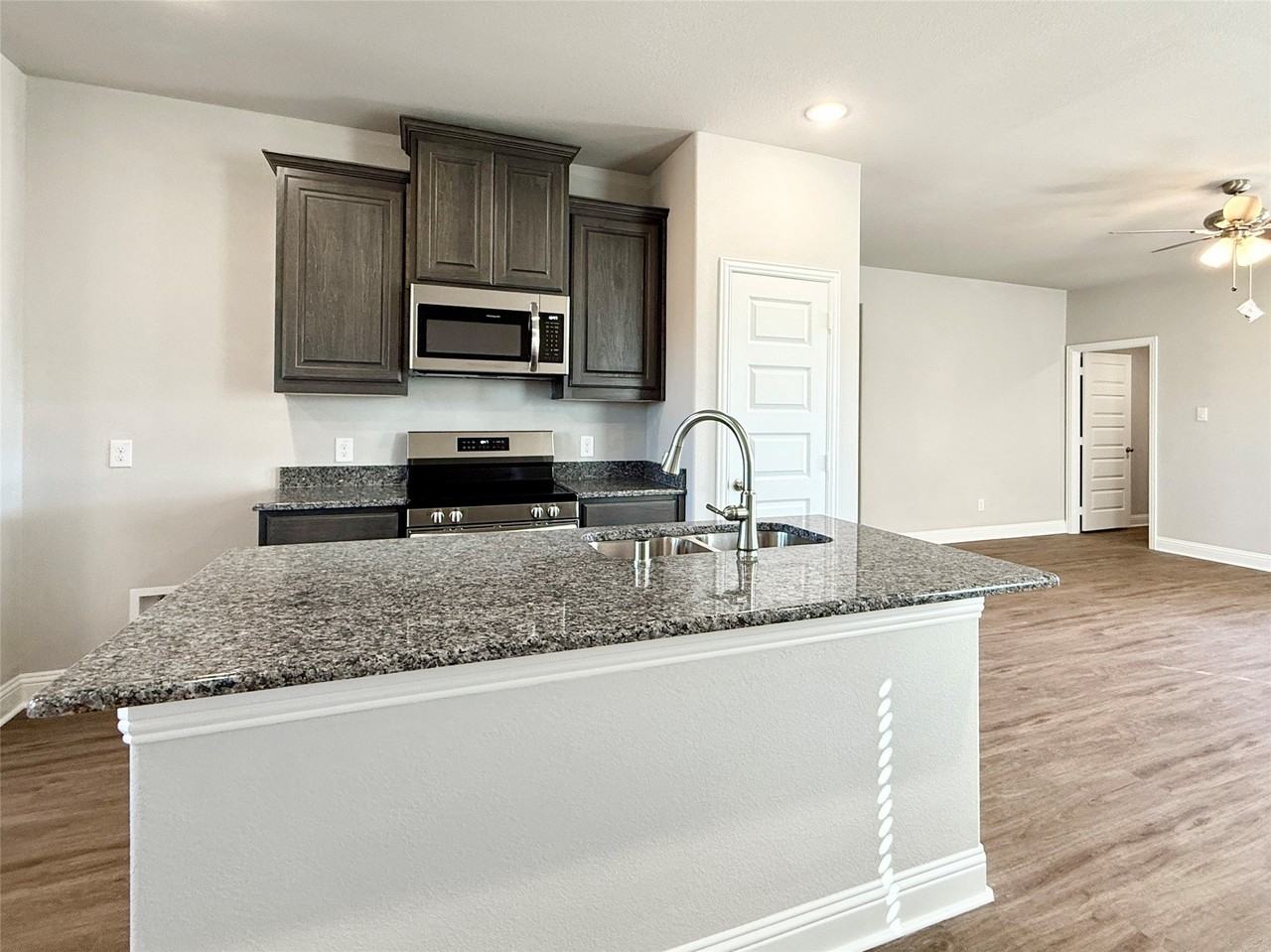 6318 Portsmouth Ln - Photo 4 of 17